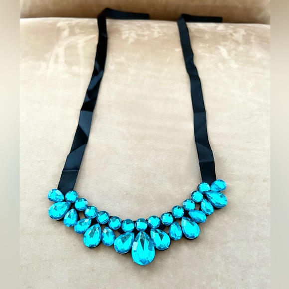 Ribbon Rhinestones and Beaded Necklace in Aqua color - Picture 2 of 6